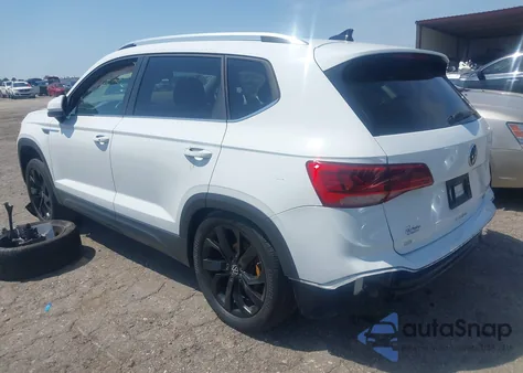 2022 Volkswagen Taos 1.5T Se из США, поврежденный, VIN 3VVLX7B26NM090163